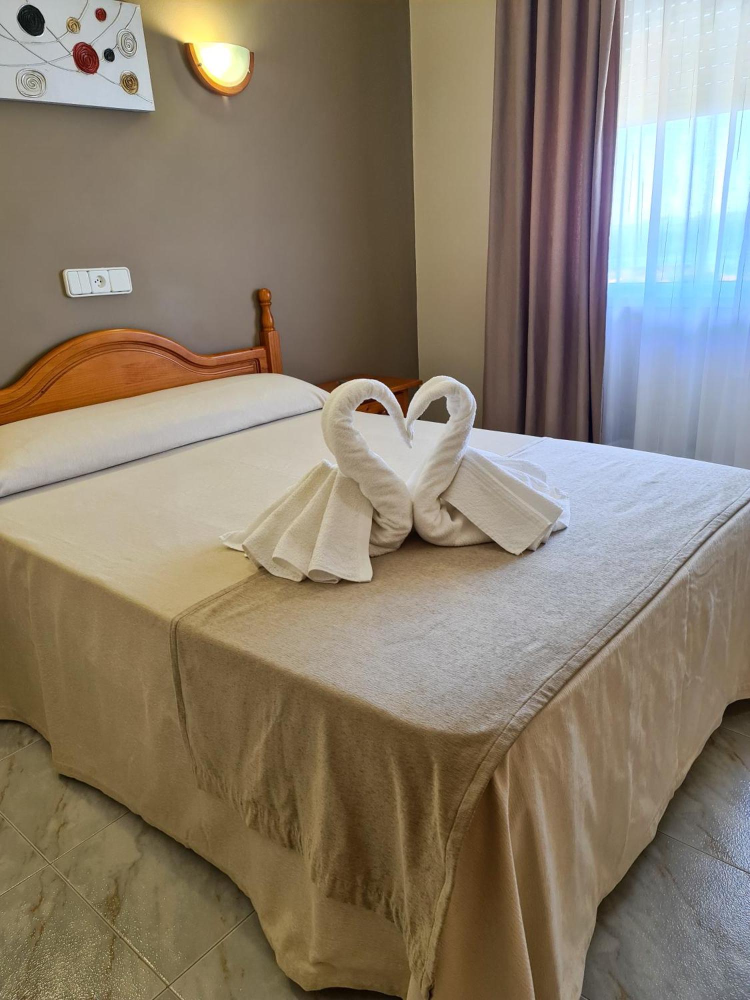 Pension Residencia Cecilia Айос Экстерьер фото