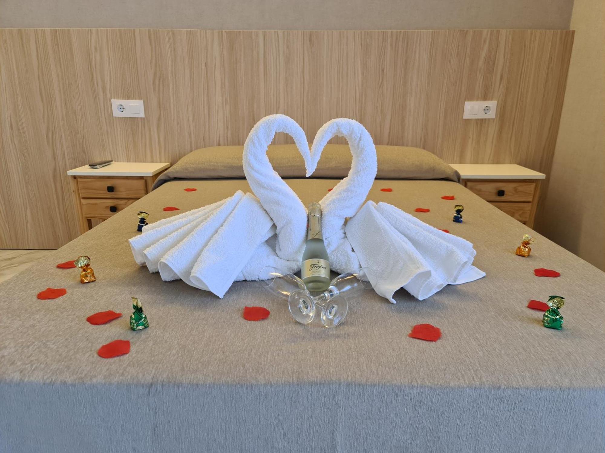 Pension Residencia Cecilia Айос Экстерьер фото